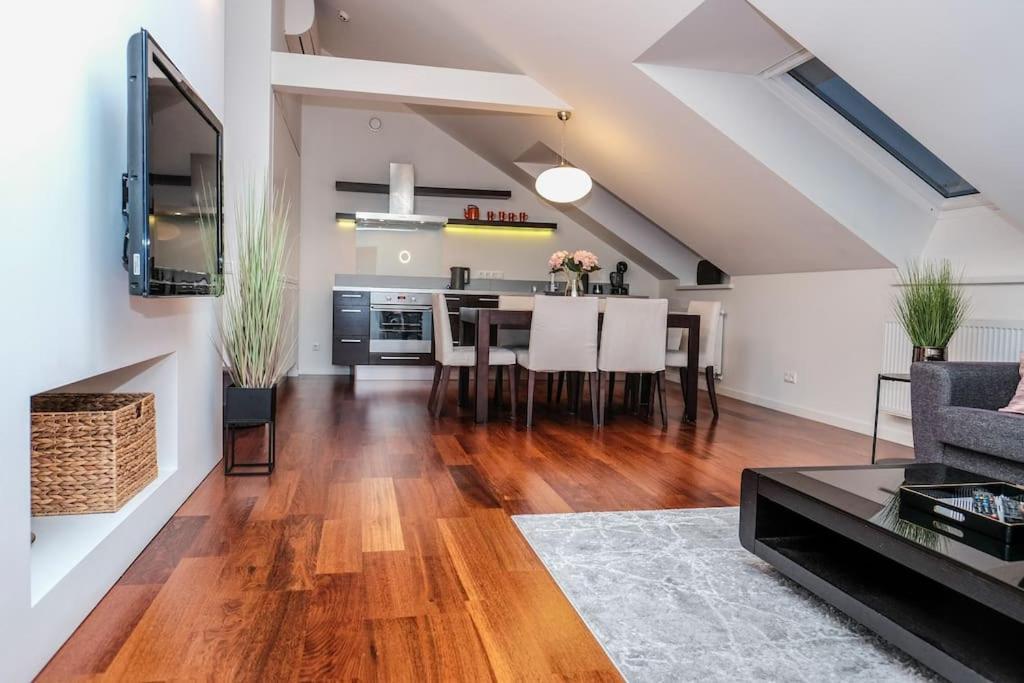 #Stayhere - Spacious Luxury Town Hall 3Bdr Apartment VNO Exteriör bild